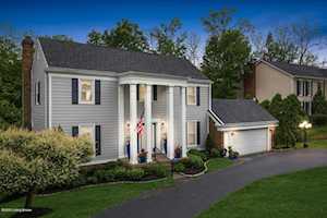 5216 Moccasin Trail Louisville, KY 40207