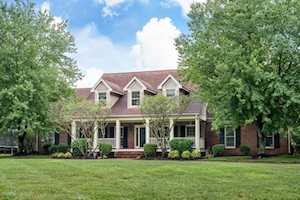 2205 Whisperwood Dr Prospect, KY 40059