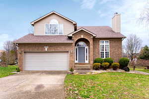 4303 High Meadow Pl Louisville, KY 40299