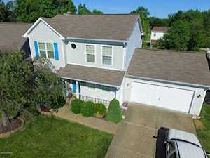 4535 Oak Pointe Dr Louisville, KY 40245