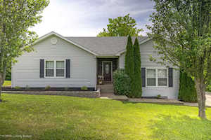 7703 Commonwealth Dr Crestwood, KY 40014