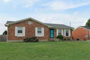 4611 Kingsmore Dr Louisville, KY 40229