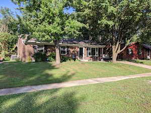 9105 Maplecreek Dr Louisville, KY 40219