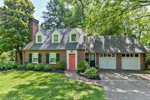 448 Swing Ln Louisville, KY 40207