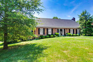 1827 Knollwood Rd Louisville, KY 40207