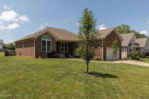 9802 River Birch Ct Louisville, KY 40291