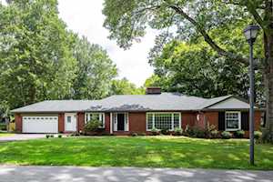 527 Ridgewood Rd Louisville, KY 40207