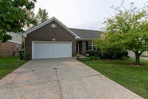 4702 Oak Pointe Dr Louisville, KY 40245