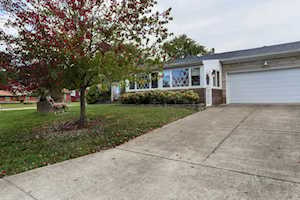 5301 Fawnwood Ln Louisville, KY 40291