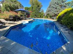 7414 Falls Ridge Ct Louisville, KY 40241