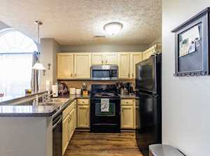 7004 Little Oak Ct Louisville, KY 40291