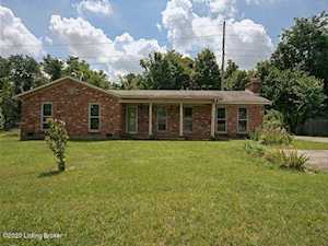 423 Ford Dr Mt Washington, KY 40047