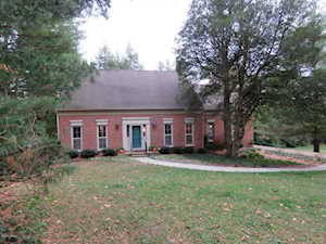 5904 Jenness Ct Louisville, KY 40222