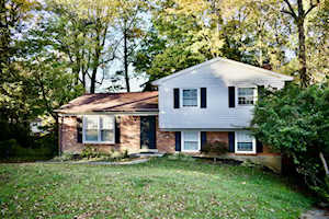 8001 Casualwood Ct Louisville, KY 40291