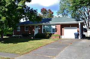 1917 Floradora Dr Louisville, KY 40272