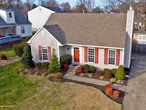 8903 Threpio Ct Louisville, KY 40299
