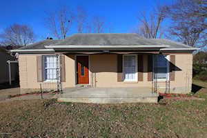 9506 Wood Hollow Rd Louisville, KY 40229