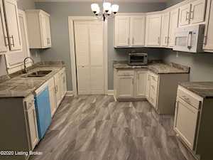 370 Eastview Cir Shelbyville, KY 40065