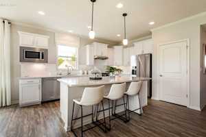 7 Hogan Simpsonville, KY 40067