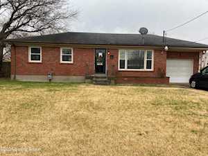 1902 Floradora Dr Louisville, KY 40272