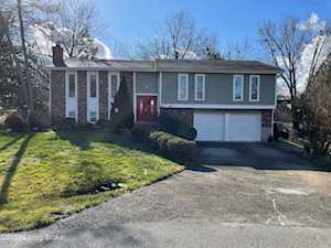 8502 Bronzewing Ct Louisville, KY 40299