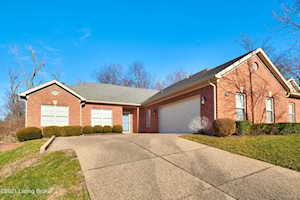 7702 Coral Bells Ct Louisville, KY 40220
