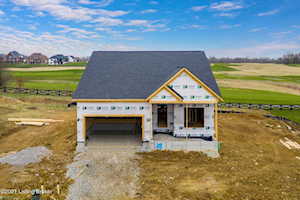 1167 Greens Dr Simpsonville, KY 40067