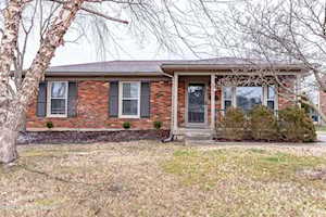 2507 Paddock Ct Louisville, KY 40216