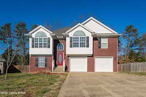 317 Berger Farm Dr Mt Washington, KY 40047