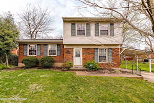 5303 Sprigwood Ln Louisville, KY 40291