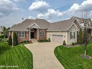 2204 Claymore Cir Louisville, KY 40245