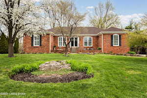2205 Bell Tavern Ct Louisville, KY 40207