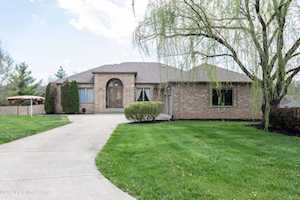 5303 Meadow Stream Way Crestwood, KY 40014