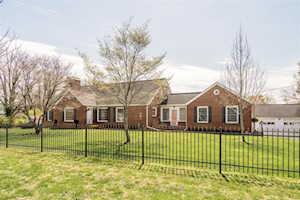 8112 Watterson Trail Louisville, KY 40299