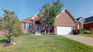 4420 Saratoga Woods Dr Jeffersontown, KY 40299