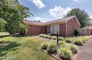 4118 Hunsinger Ln Louisville, KY 40220