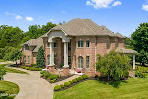 7812 Farm Spring Dr Prospect, KY 40059