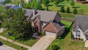 1608 Crosstimbers Dr Louisville, KY 40245