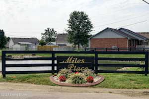 132 Miles Dr Shepherdsville, KY 40165