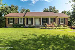 2528 Windsor Forest Dr Louisville, KY 40272