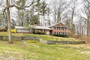 2201 River Bluff Rd Louisville, KY 40207