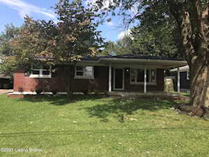 2315 Deveron Dr Louisville, KY 40216