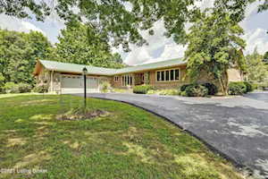 6003 Summit View Ln Crestwood, KY 40014