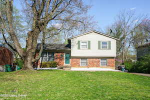 5505 Oakcreek Ln Louisville, KY 40291