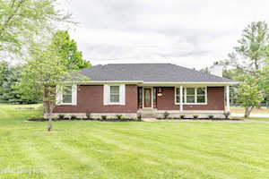 7709 Commonwealth Dr Crestwood, KY 40014