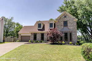 6701 Crossmoor Ln Louisville, KY 40222