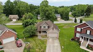 4300 Silver Oaks Ct Louisville, KY 40272