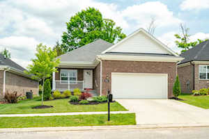 8105 Cedar Crest Ln Louisville, KY 40291
