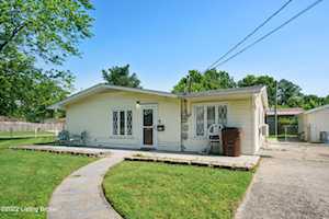 6011 Middleground Dr Louisville, KY 40272