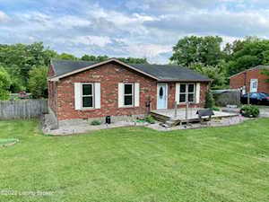 1104 Wiano Ct Crestwood, KY 40014